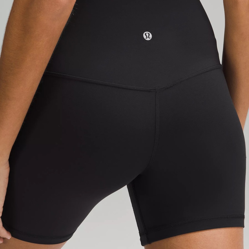 Lululemon Athletica (8) Align 6” High Rise Butter-soft Shorts in Classic Black